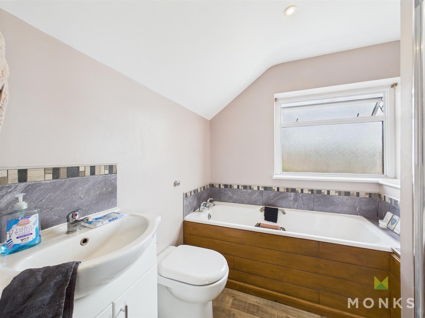 3 Rosehill Close, Oswestry, SY11 4DY SSTC